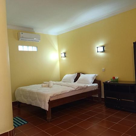 Hotel Pina House Kep Exterior foto