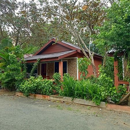 Hotel Pina House Kep Exterior foto